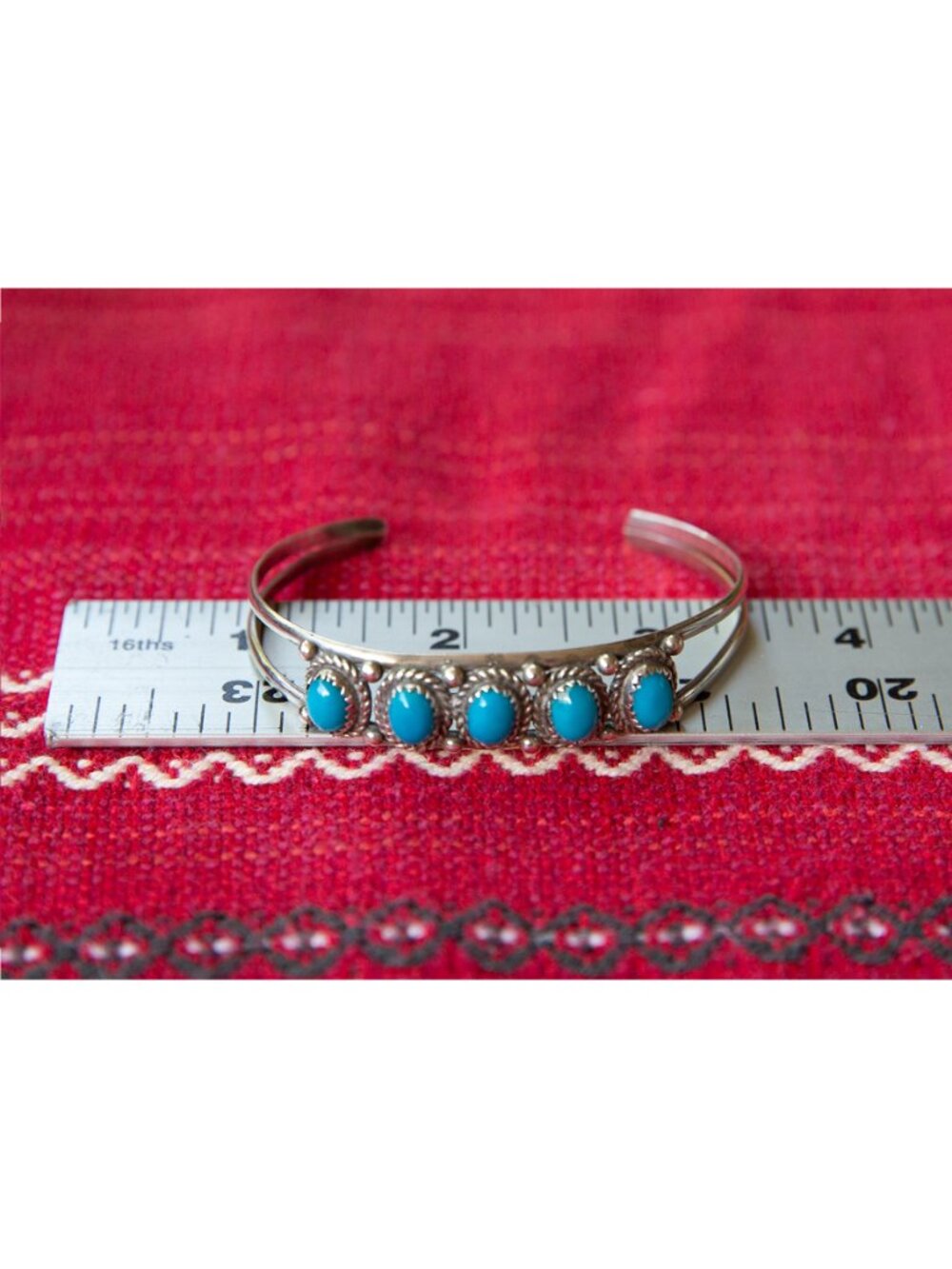 Vintage Navajo Sterling Silver cuff bracelet with 5 turquoise stones - Picture 4 of 6